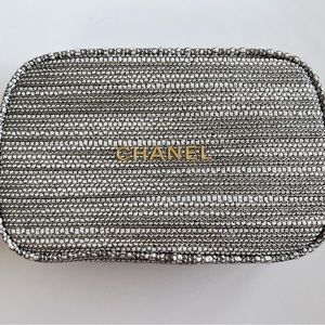 FREE SHIPPING!!! CHANEL MAKEUP BAG (with Dior box)
